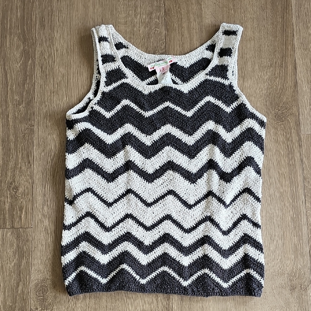 Bonpoint Crochet Black and White Knit Top Size Small